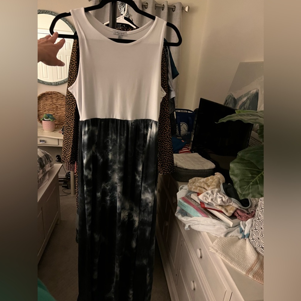 White Birch Maxi Dress, Size Medium, new without tags